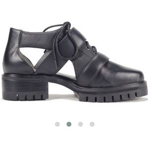 Senso Daria Charles and Keith Style